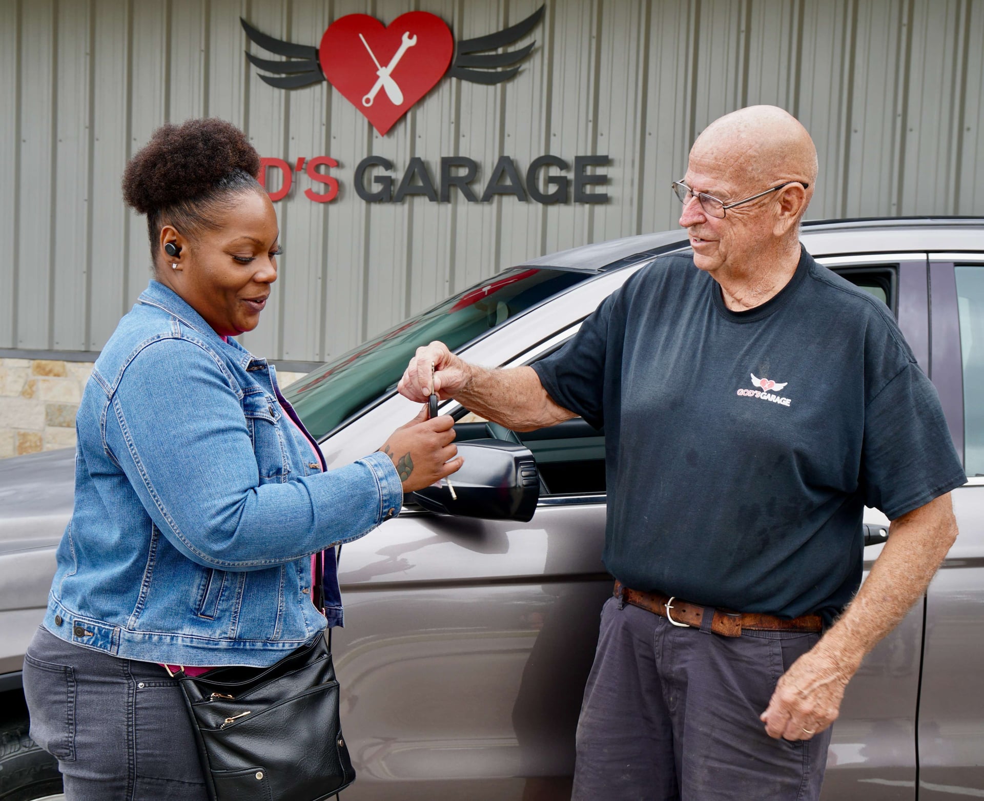 Volunteer at God's Garage 12