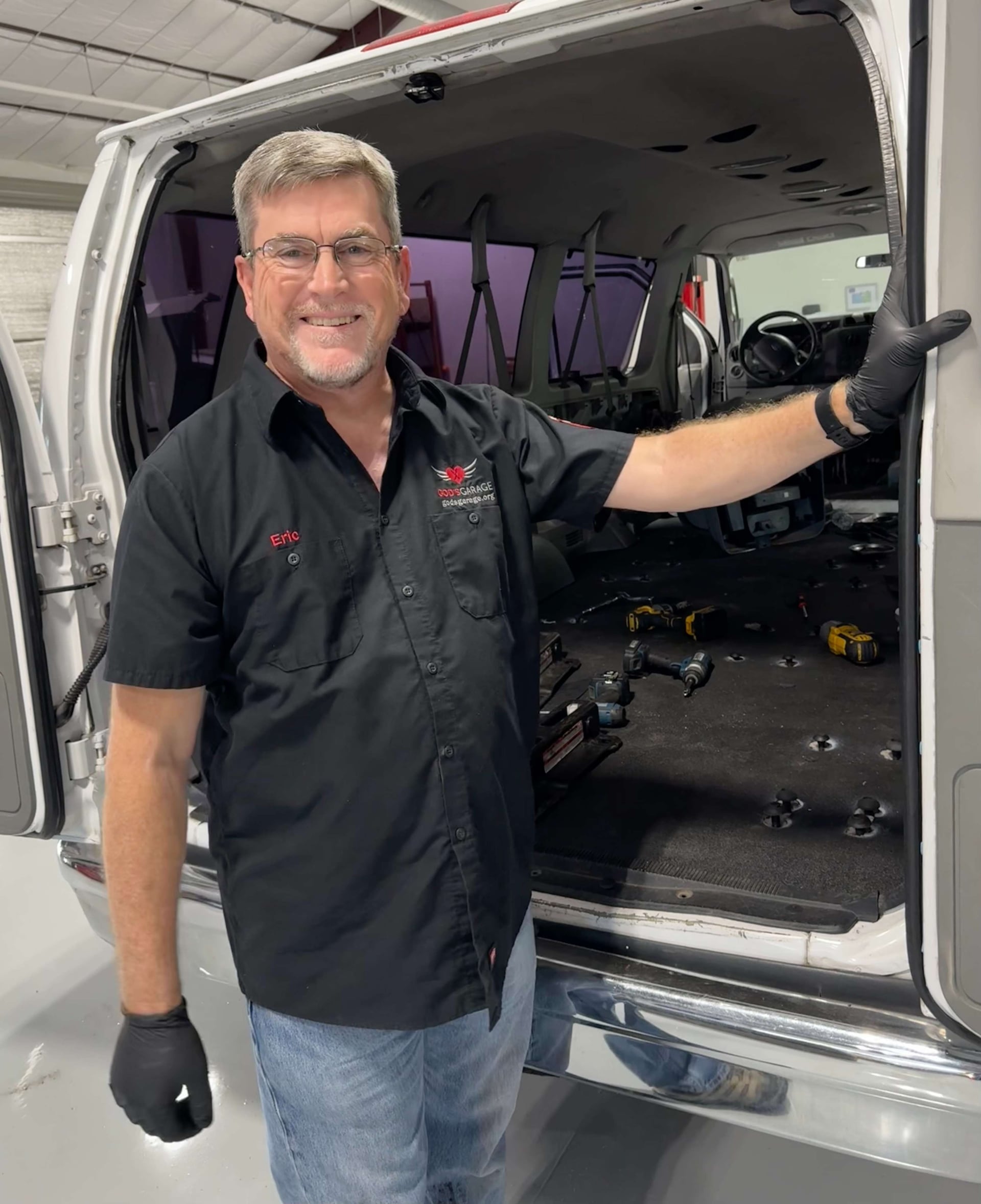 Volunteer at God's Garage 22