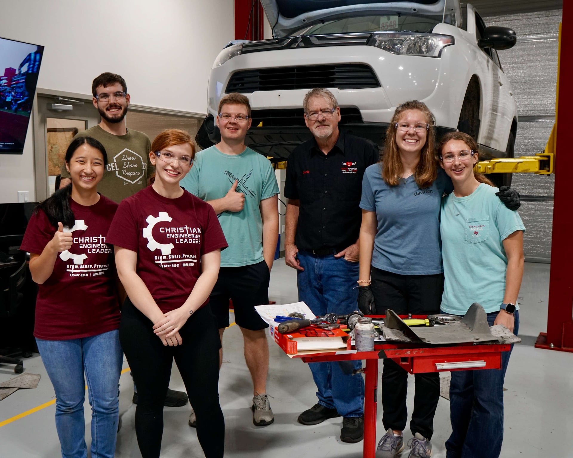 Volunteer at God's Garage 5