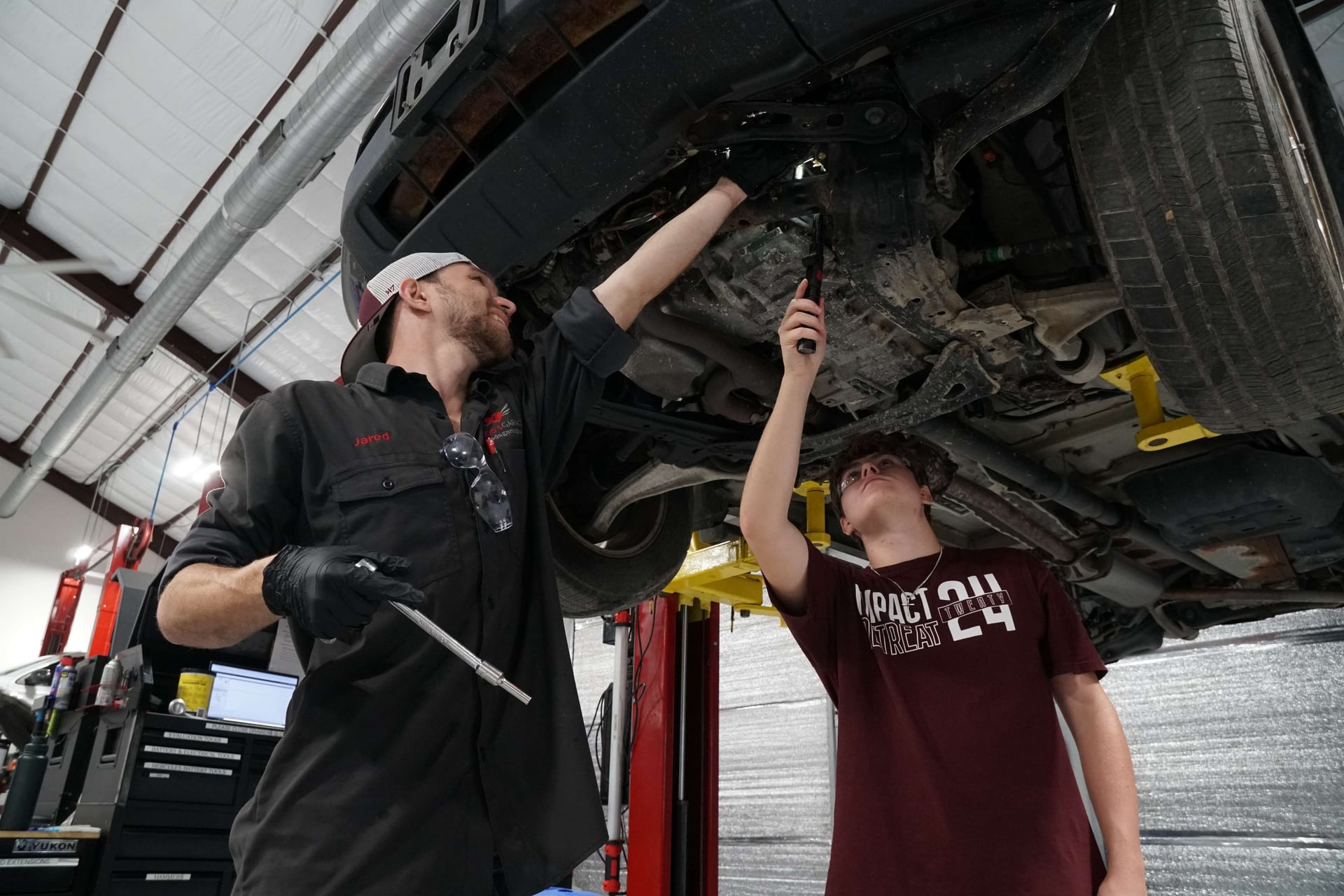 Volunteer at God's Garage 6